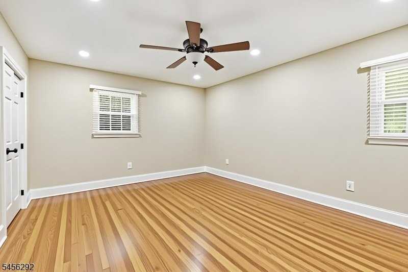 518 Orchard Pl - Photo 5 of 31