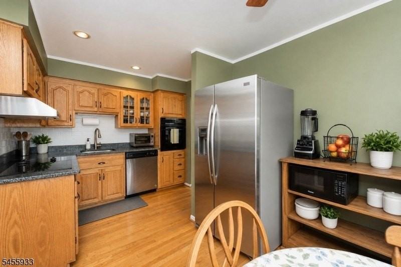 5 Adams Dr - Photo 6 of 22