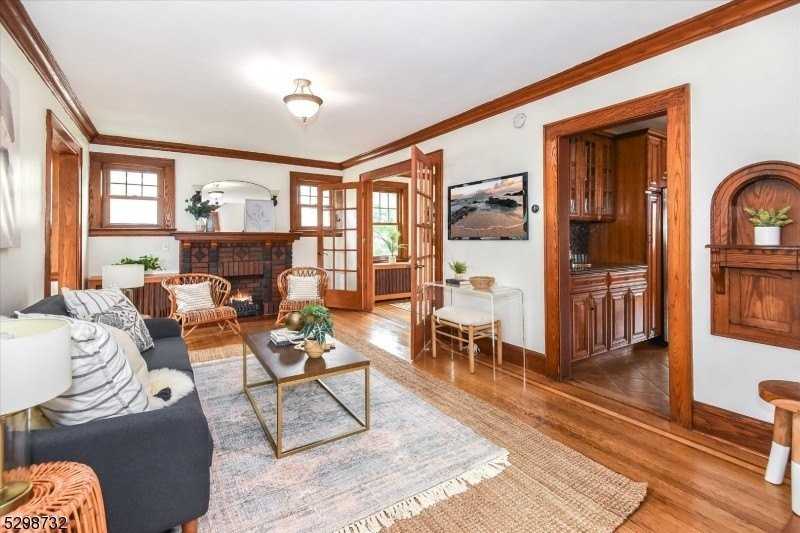 19 Field Rd - Photo 3 of 32