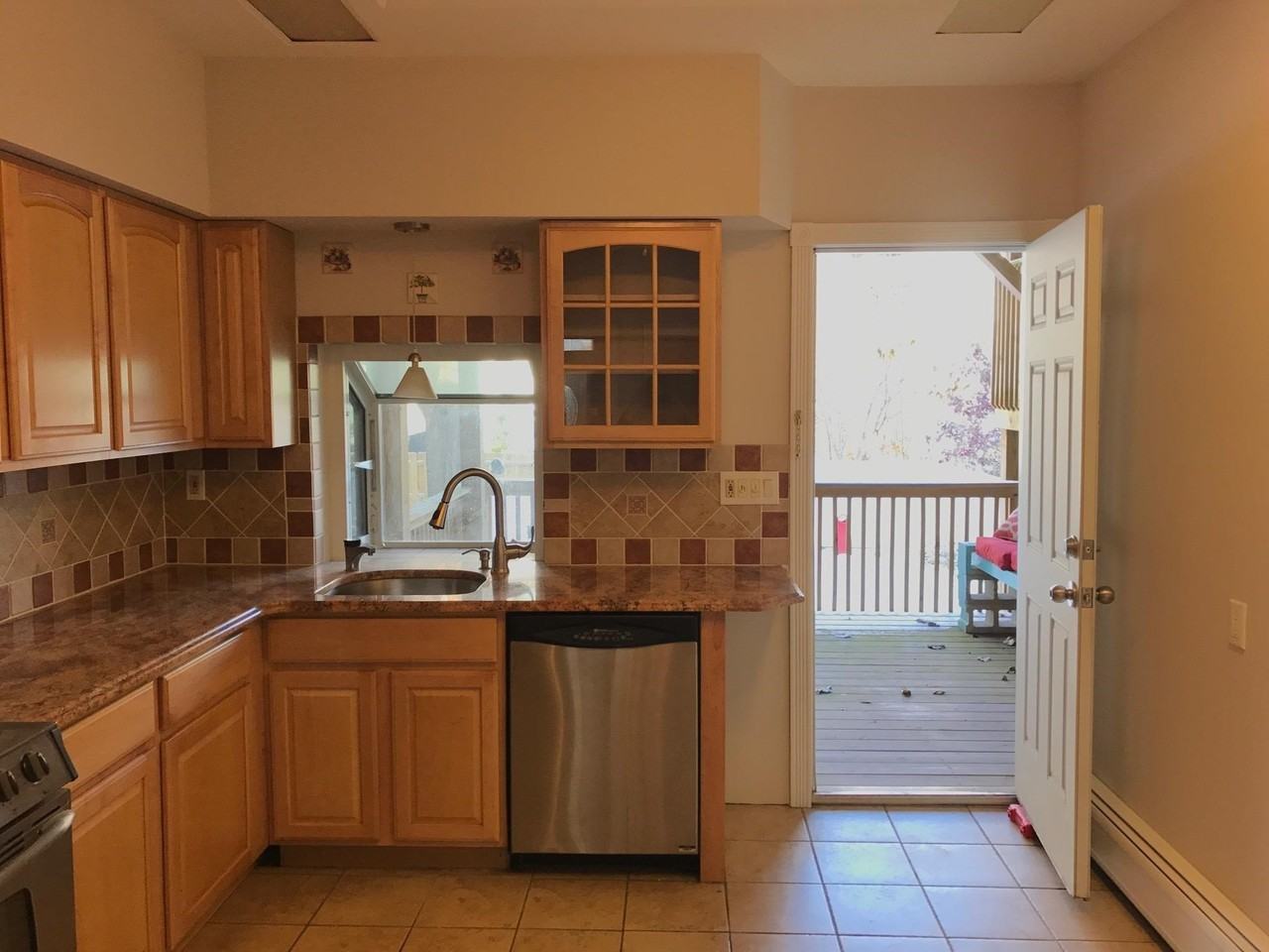 342 Pavonia Ave #1 - Photo 3 of 21
