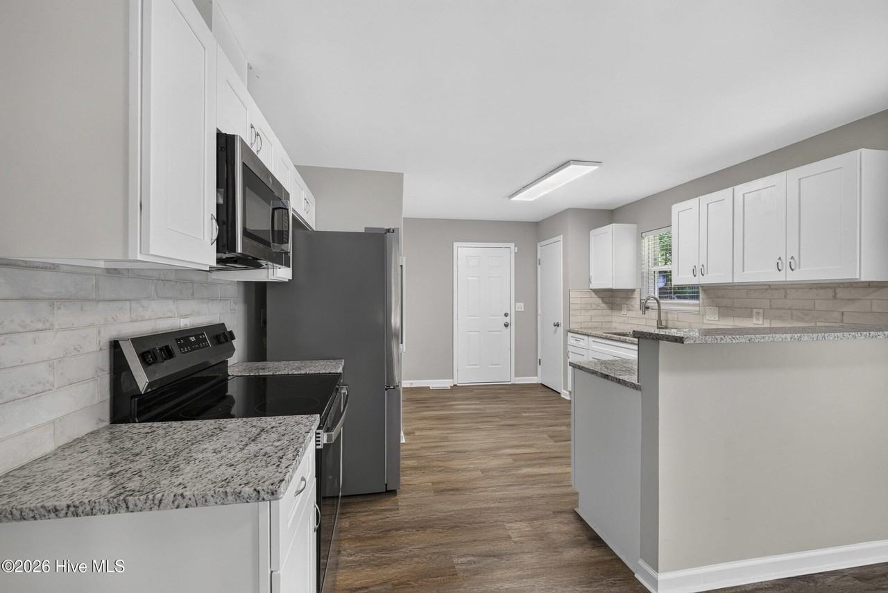 2712 Fair Oak Ct - Photo 6 of 49