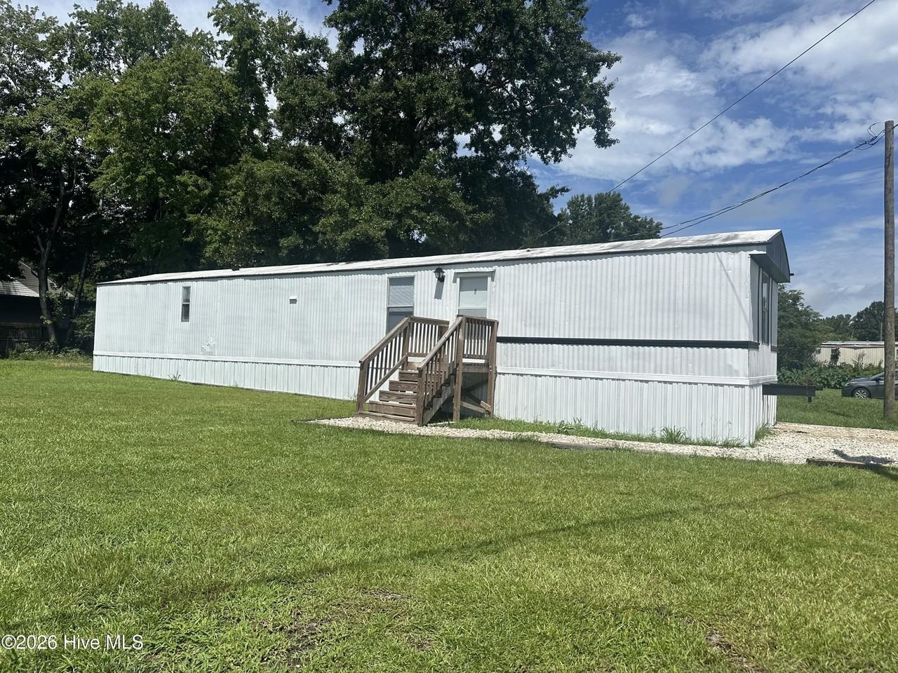 326 Carlson Dr - Photo 3 of 16
