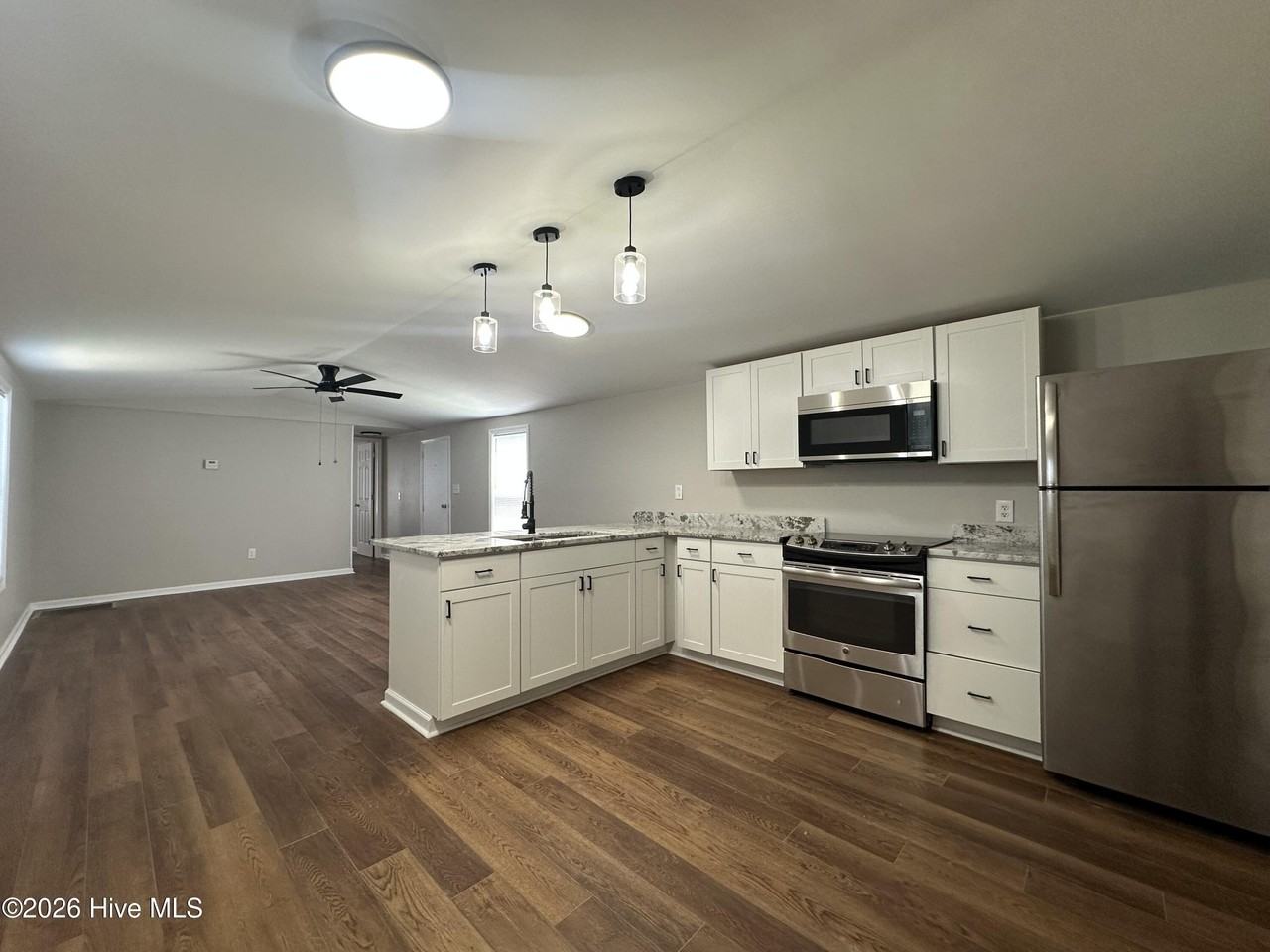 326 Carlson Dr - Photo 7 of 16