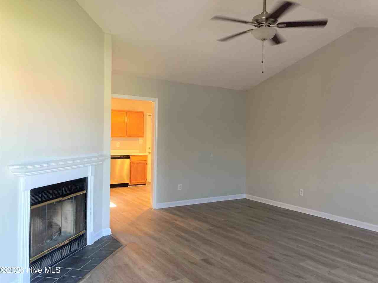 711 Covington Ct - Photo 2 of 13