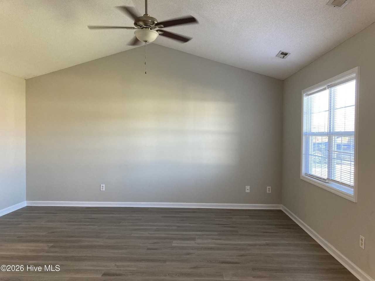 711 Covington Ct - Photo 6 of 13