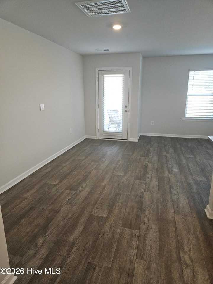 4215 High Glen Dr - Photo 4 of 16
