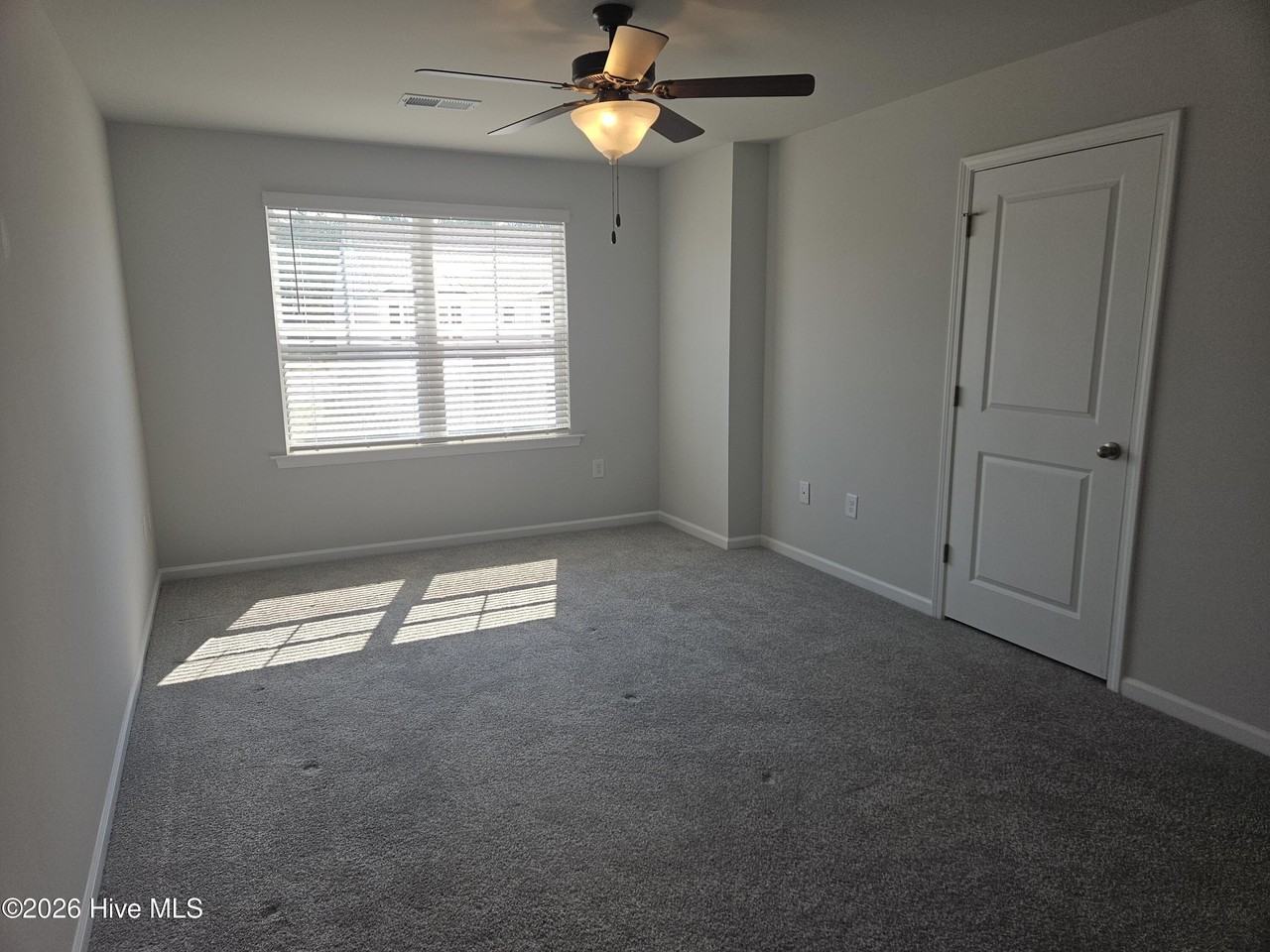 4215 High Glen Dr - Photo 5 of 16