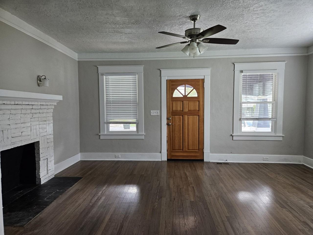 1313 Merry St - Photo 2 of 14