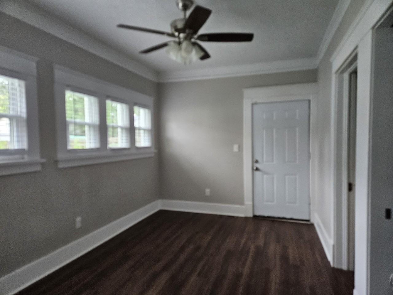 1313 Merry St - Photo 7 of 14