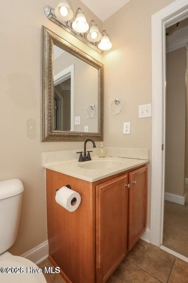207 Willoughby Ln - Photo 3 of 24