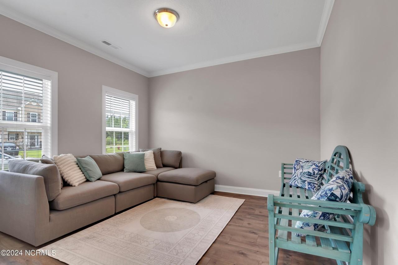 307 Pettigrew Ln - Photo 3 of 30