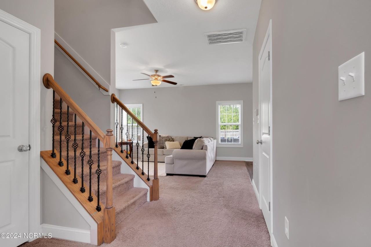 307 Pettigrew Ln - Photo 4 of 30