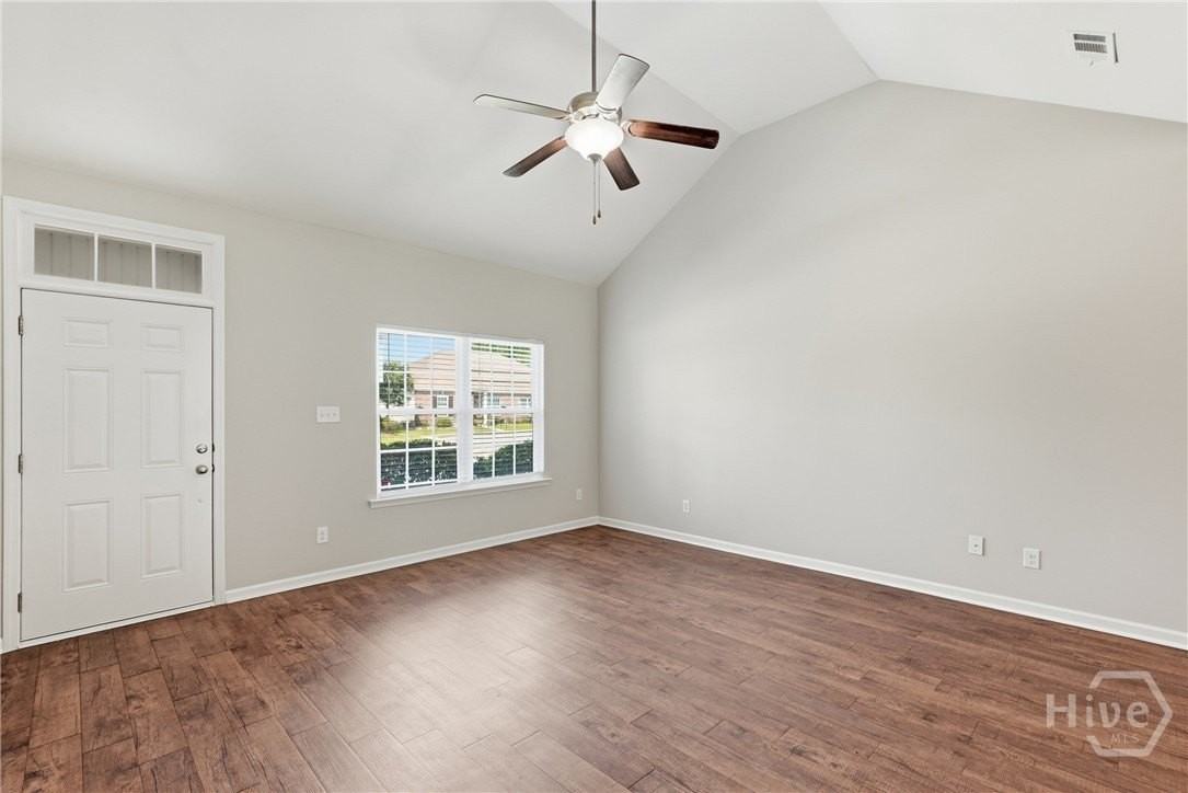 401 Old Ivy Sq - Photo 4 of 41