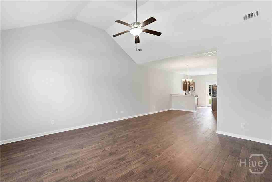 401 Old Ivy Sq - Photo 7 of 41