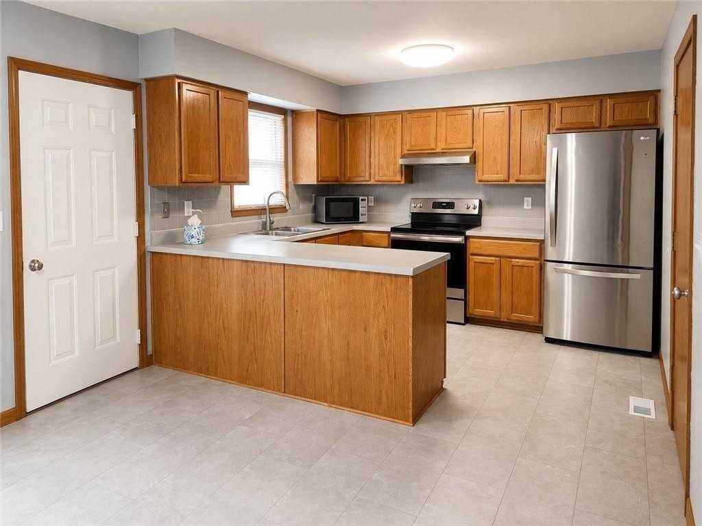 227 E Colleen Dr - Photo 4 of 14