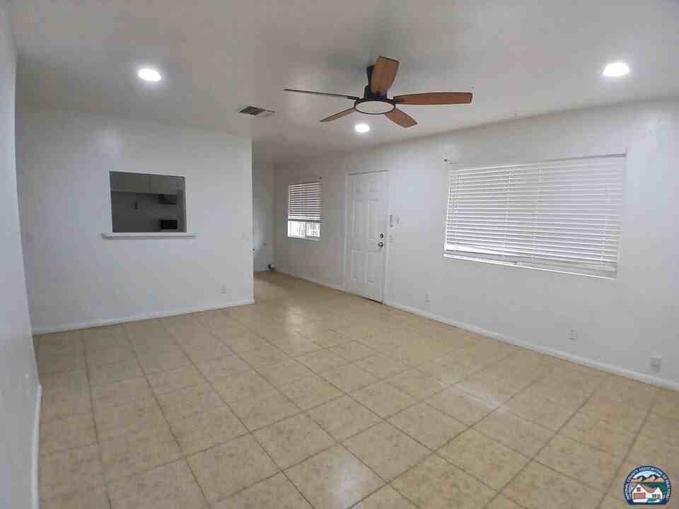 162 W Alamo St #B - Photo 5 of 9