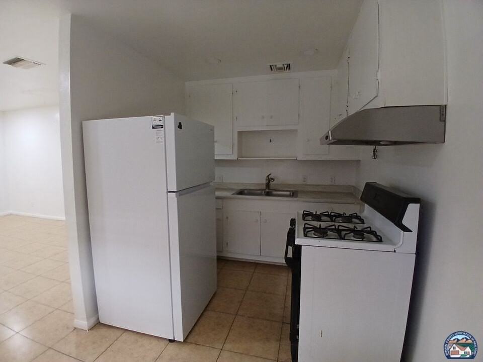 162 W Alamo St #B - Photo 6 of 9