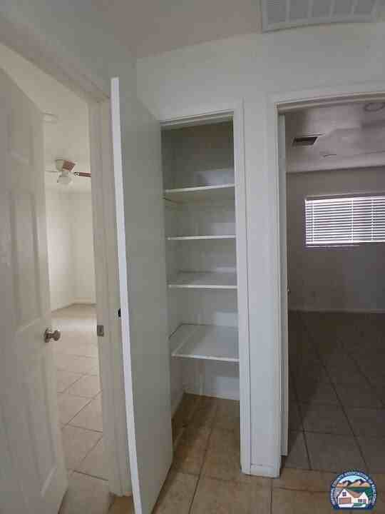 162 W Alamo St #B - Photo 7 of 9