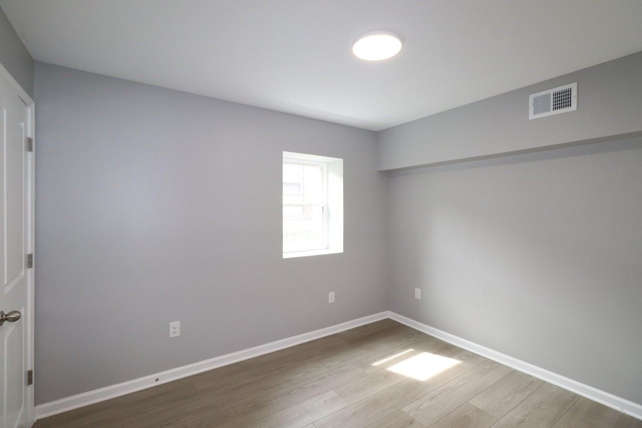 203 S 1st St #101 - Photo 7 of 10