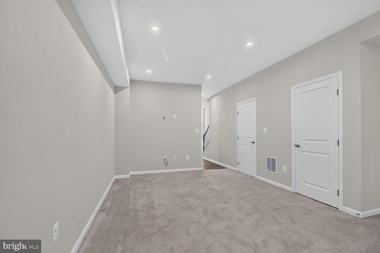168 Woodgate Cir - Photo 6 of 20