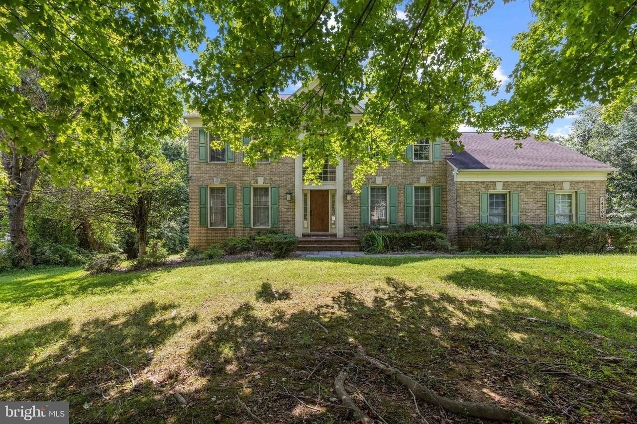 14204 Cervantes Ave - Photo 2 of 24