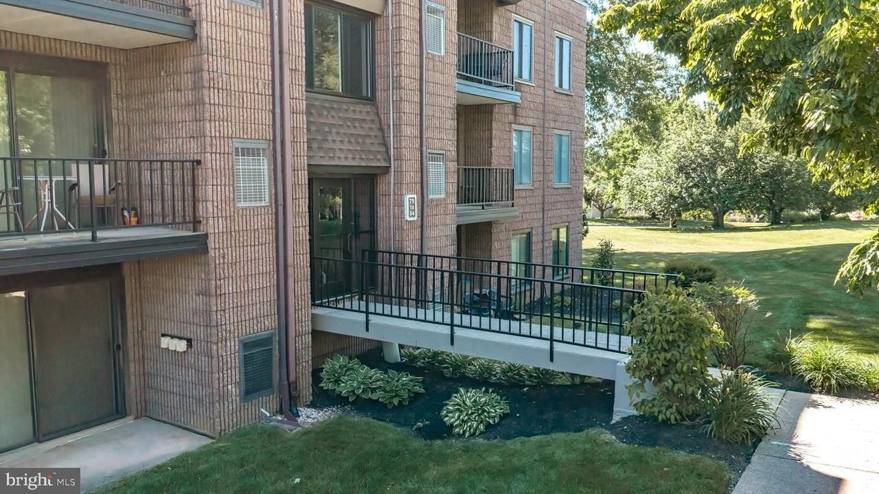 81 Oakridge Dr