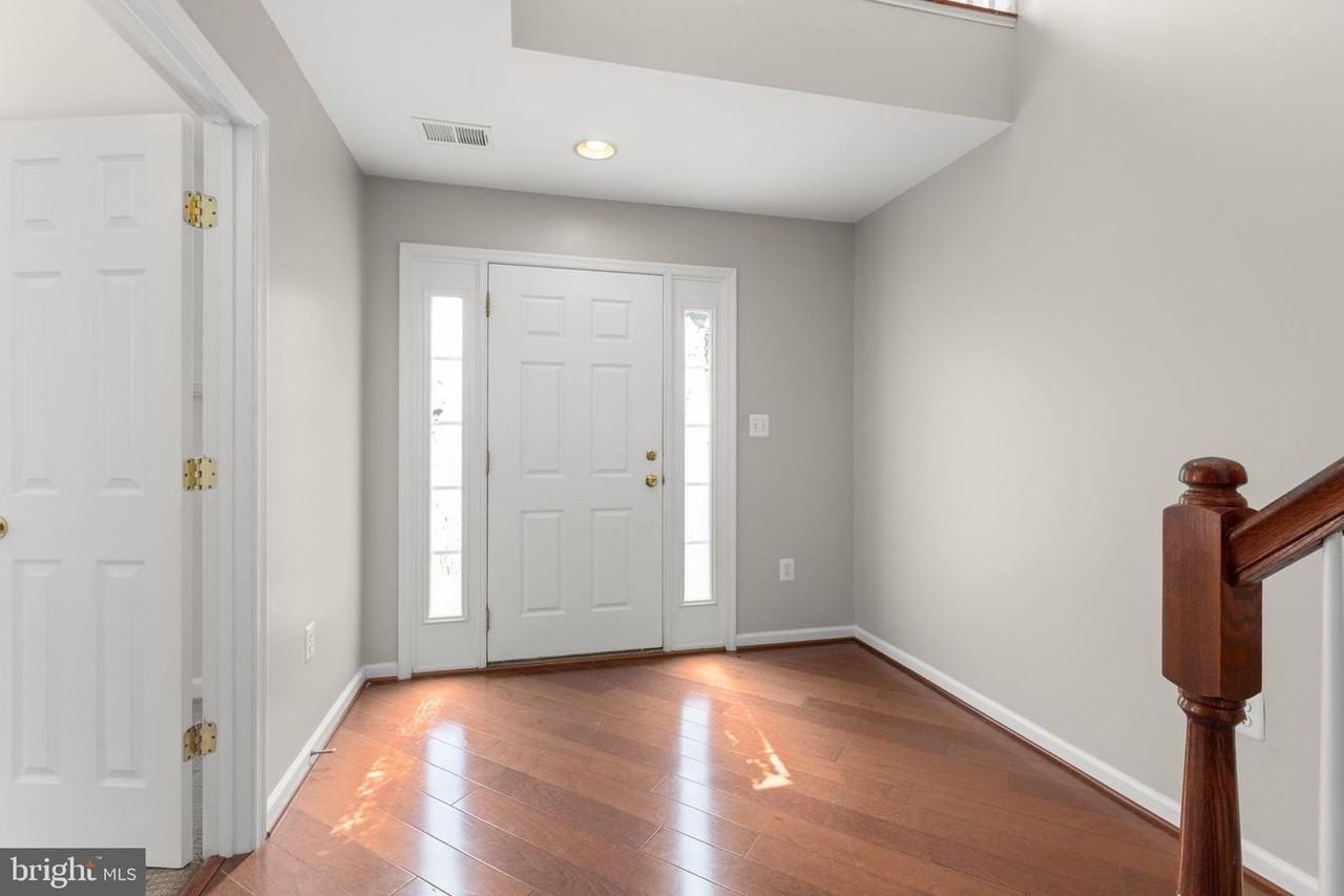 1105 Patrick St - Photo 2 of 39
