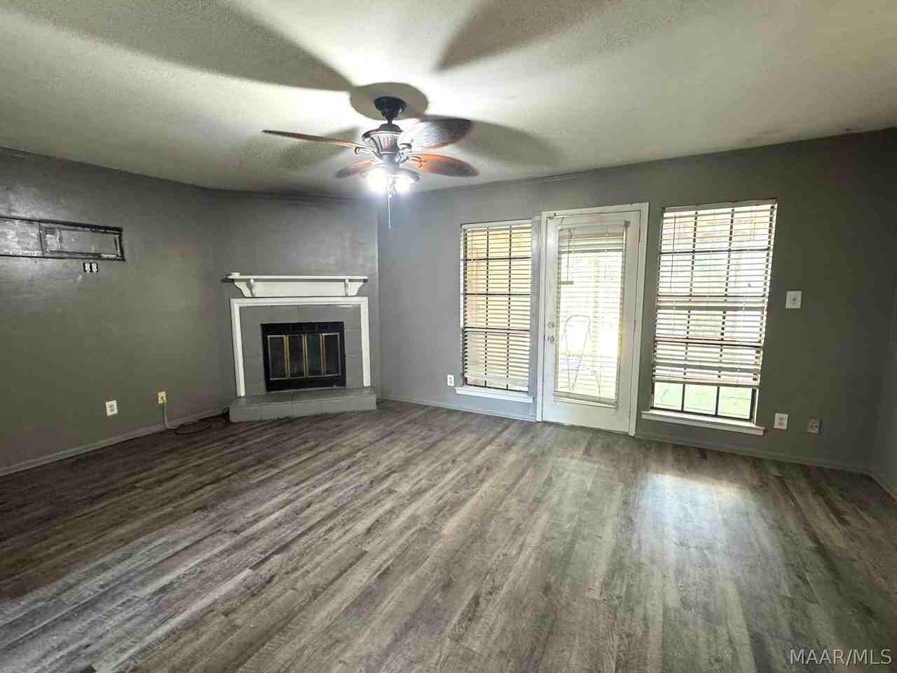 578 Hollow Wood Rd - Photo 2 of 14