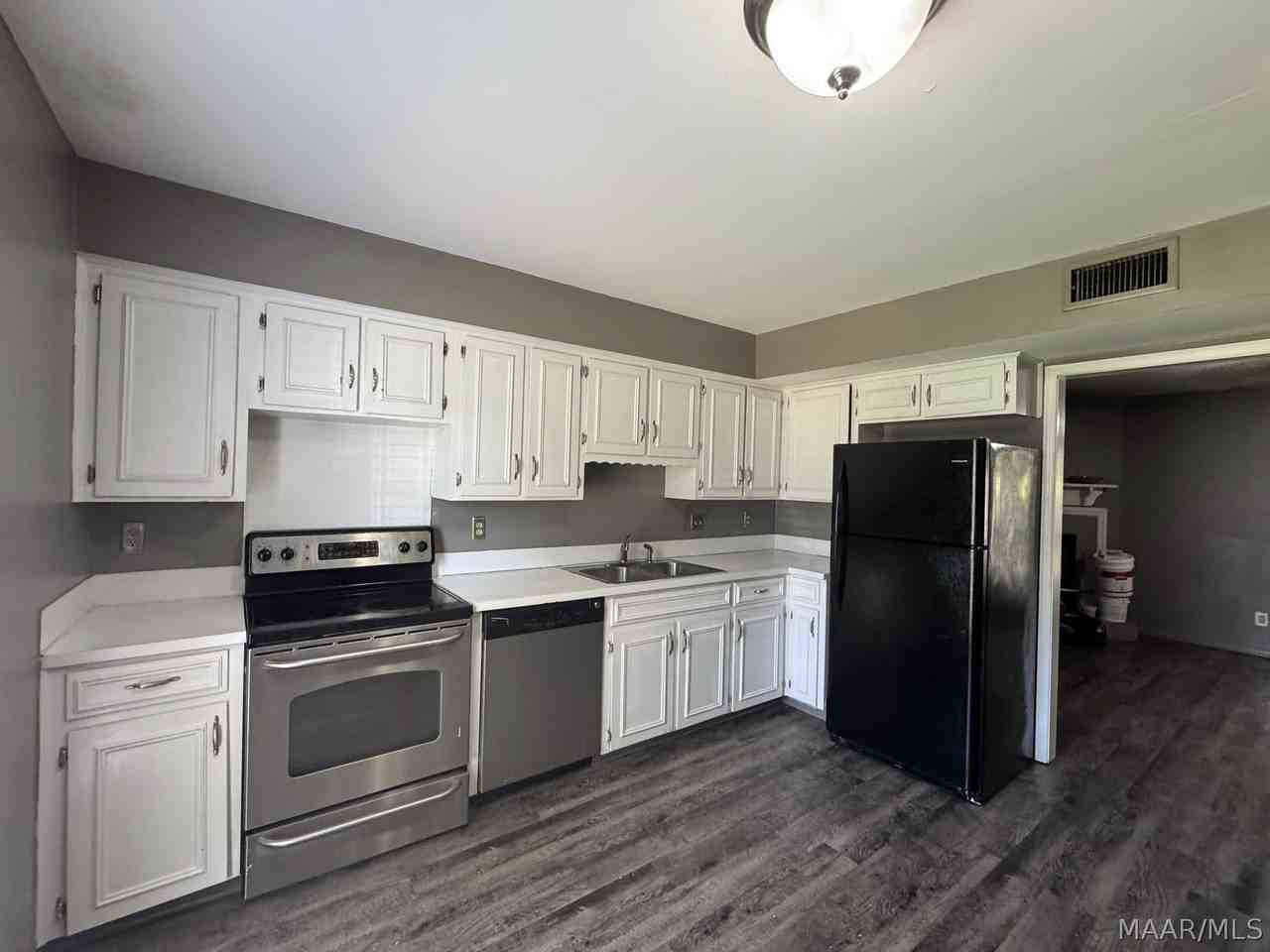 578 Hollow Wood Rd - Photo 5 of 14