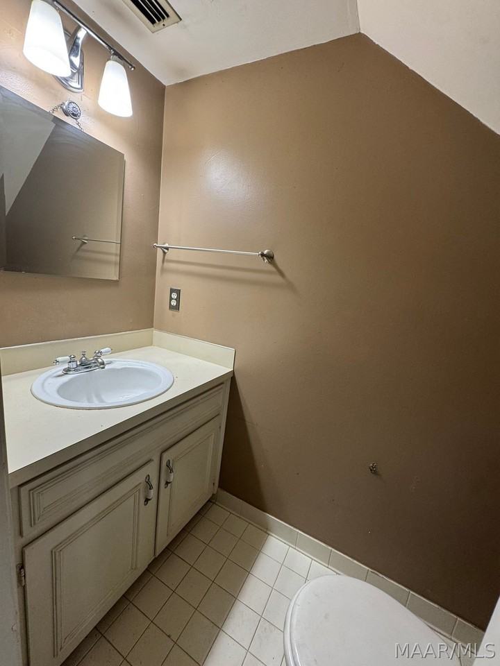 578 Hollow Wood Rd - Photo 6 of 14