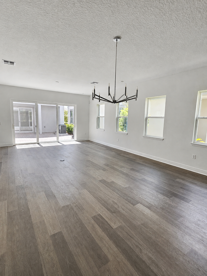 10172 Pearson Ave - Photo 5 of 45