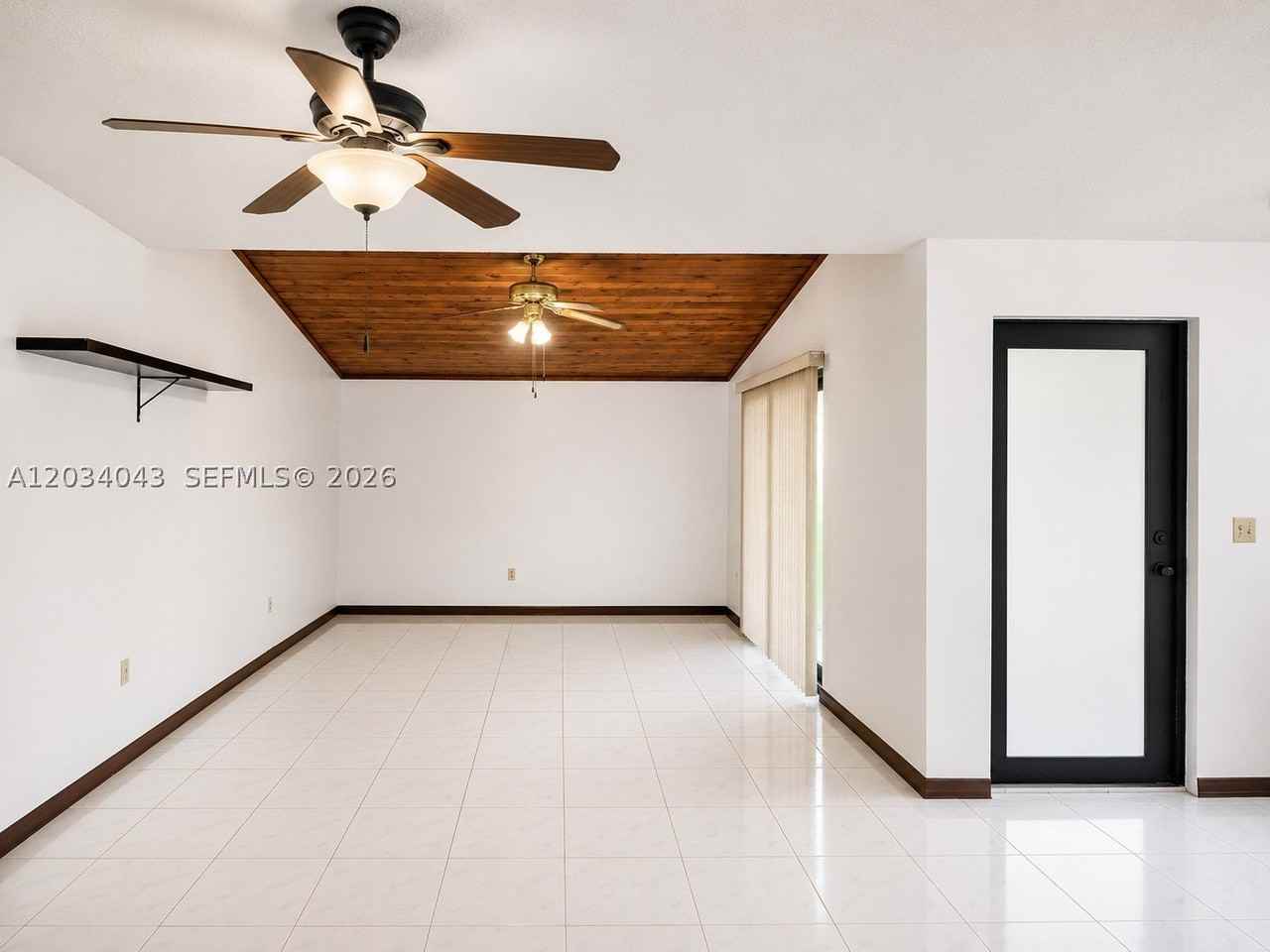 6521 Sw 114th Ave - Photo 3 of 16
