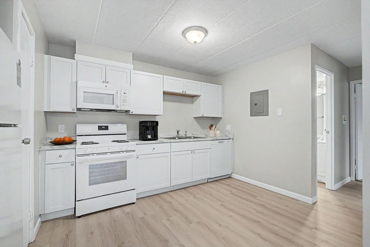 2350 W. Galbraith Rd. - Photo 4 of 30
