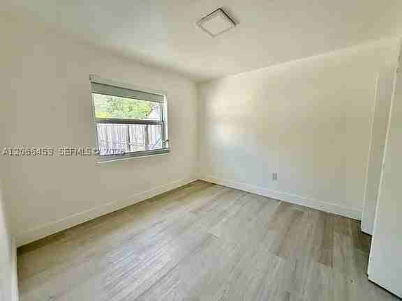 100 Nw 45th St #1 - Photo 5 of 12