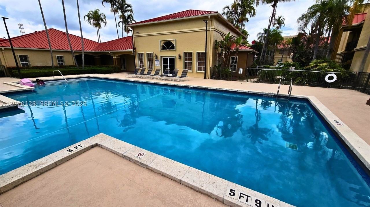 18332 Nw 68th Ave #H - Photo 6 of 15