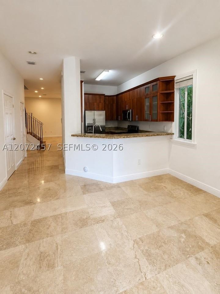 2286 Sw 16th Ct #2286 - Photo 6 of 8
