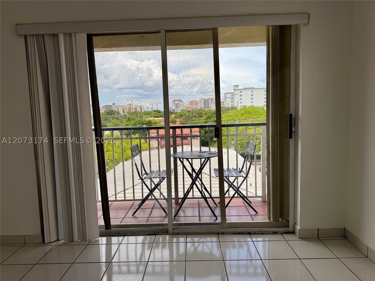 37 Majorca Ave #402 - Photo 4 of 9