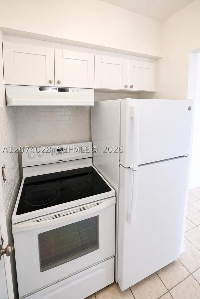 6080 W Flagler St #24 - Photo 3 of 9
