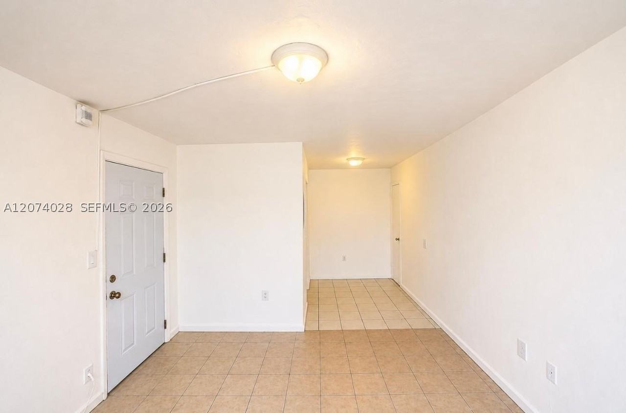 6080 W Flagler St #24 - Photo 5 of 9