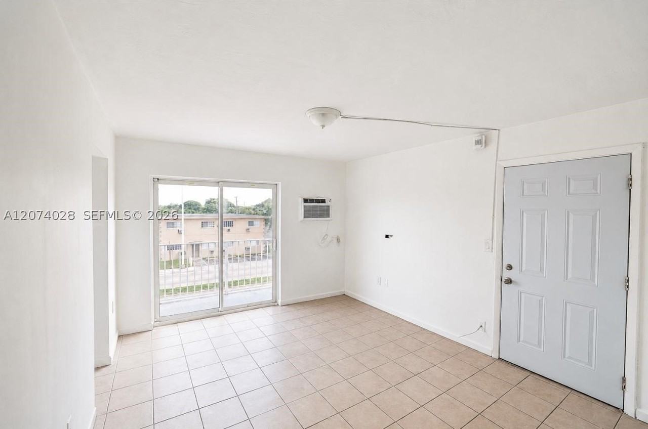6080 W Flagler St #24 - Photo 7 of 9