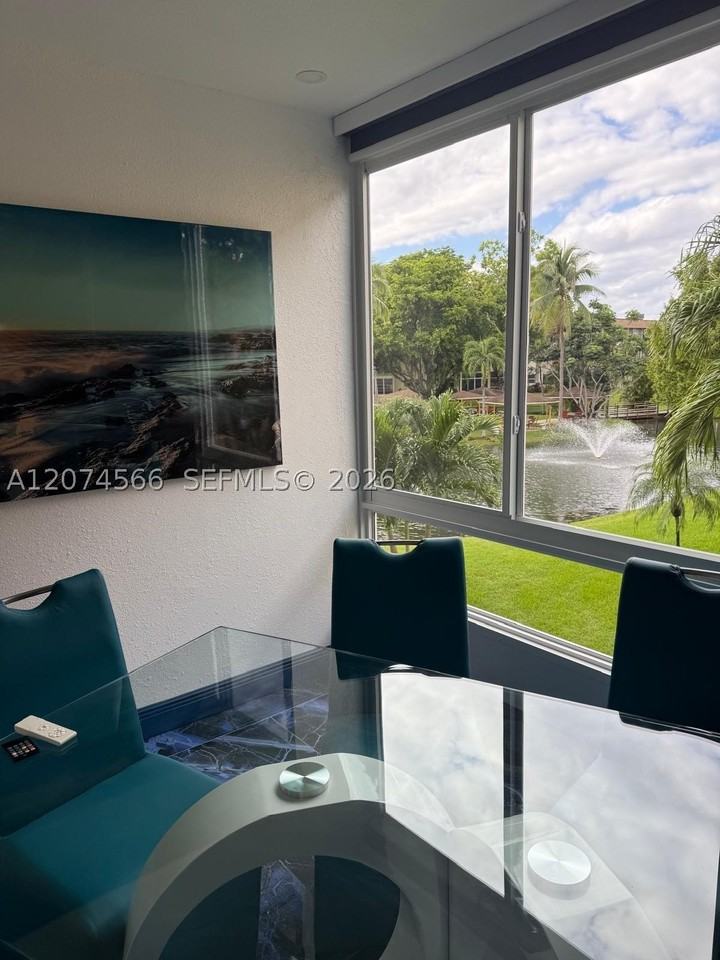5121 W Oakland Park Blvd #212 - Photo 4 of 17