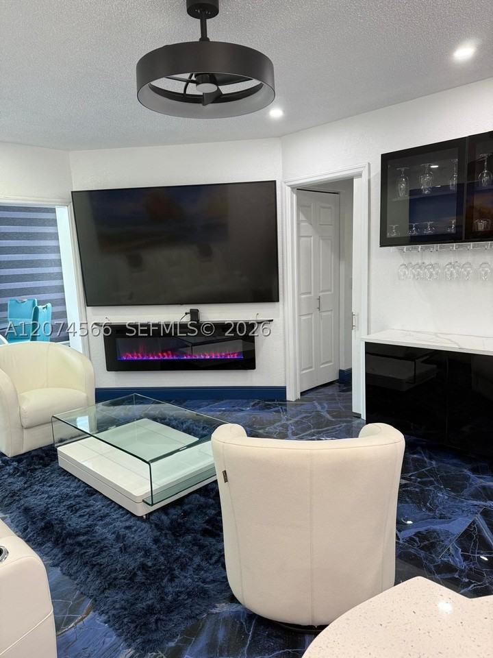 5121 W Oakland Park Blvd #212 - Photo 7 of 17