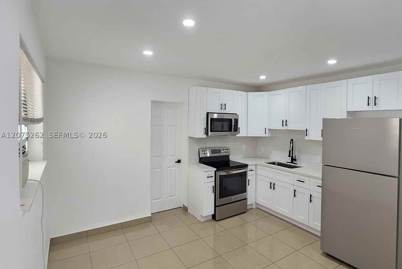 1046 Foster Rd #0 - Photo 6 of 7