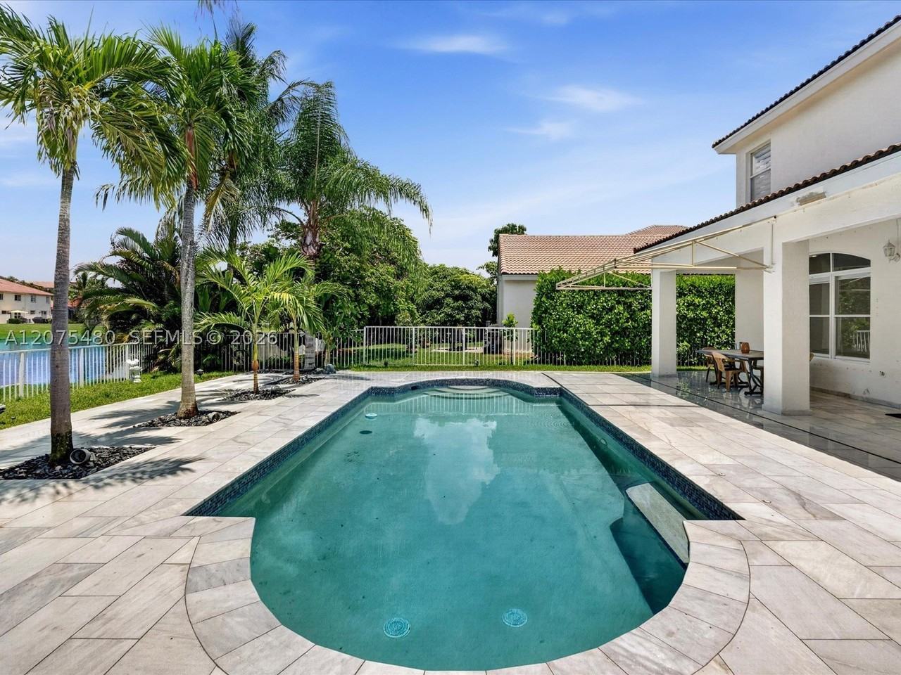 1800 Nw 78th Ave - Photo 4 of 50