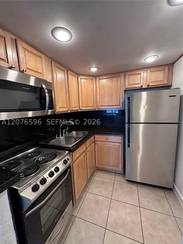 8615 Sw 68th Ct #22 - Photo 6 of 13