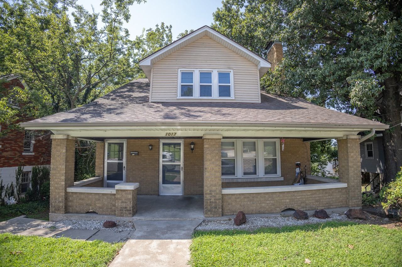 1017 W Main St #B - Photo 2 of 17