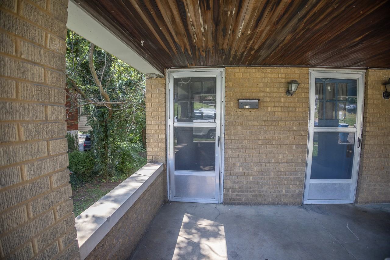 1017 W Main St #B - Photo 3 of 17