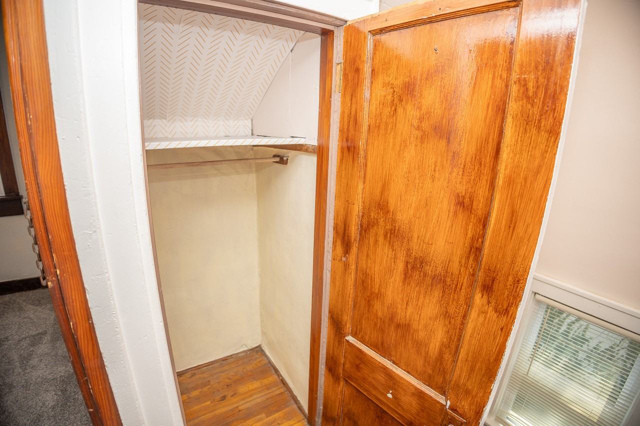 1017 W Main St #B - Photo 5 of 17