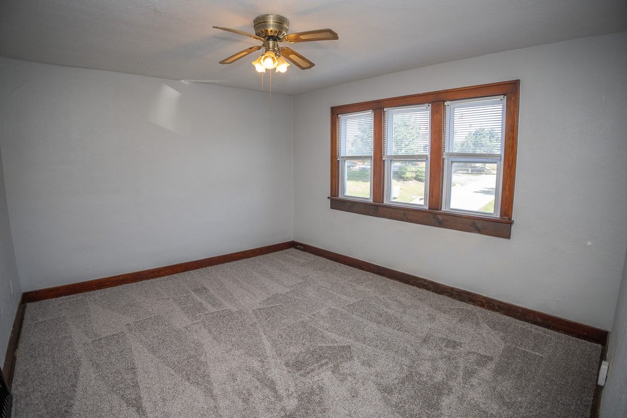 1017 W Main St #B - Photo 6 of 17