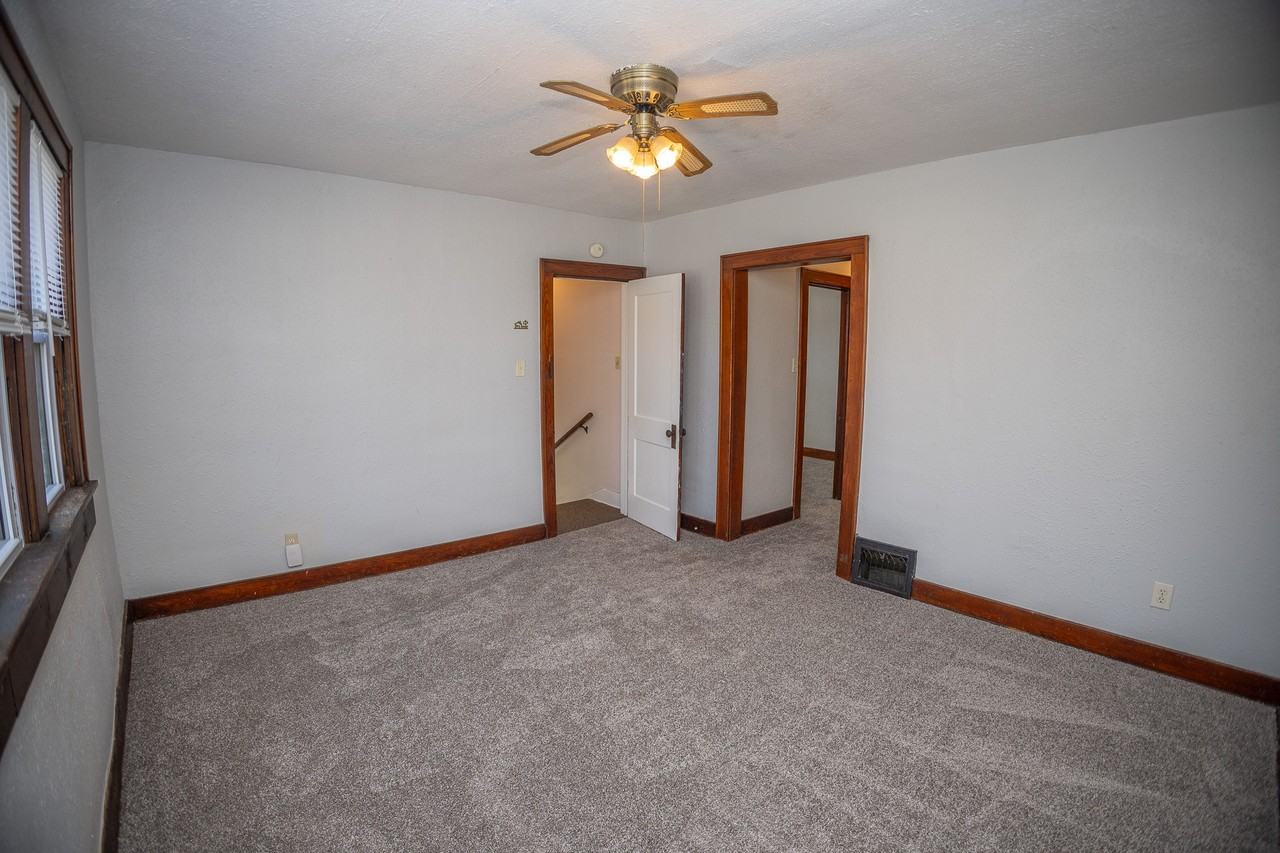 1017 W Main St #B - Photo 7 of 17